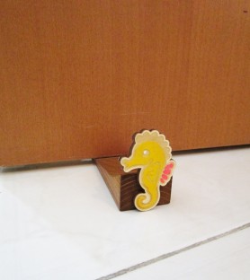 Seahorse model wooden doorstop